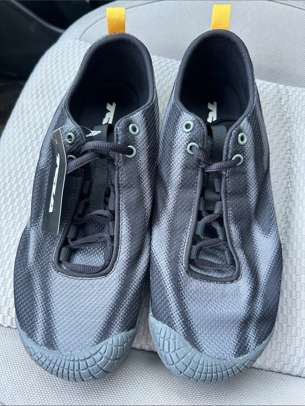 TSLA Minimalist Trail Running Shoes Men size 9